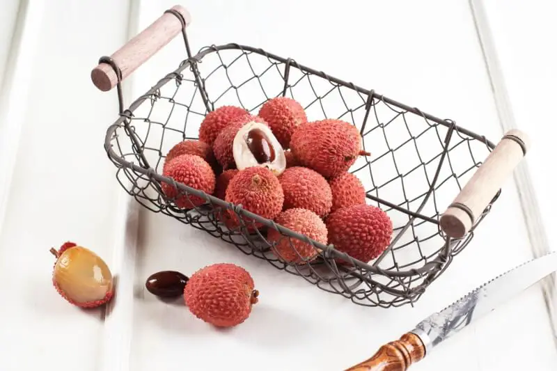 Things to look when buying fresh lychees